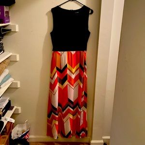 Roz and Ali long sleeveless dress size 16, only worn once, color belt tie